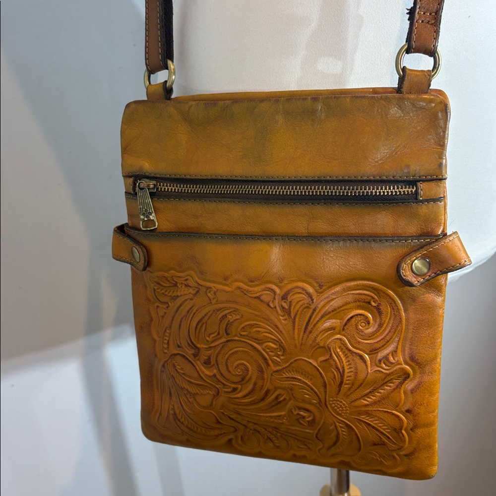PATRICIA NASH Prizzi Tooled Leather Crossbody Bag - Picture 13 of 16